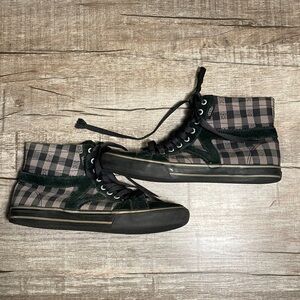 🍁Vans grey/ black plaid hightops